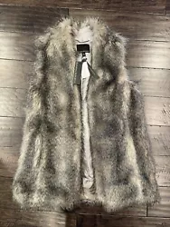 NWT BANANA REPUBLIC FAUX FUR VEST Womens XS SMOKE. Excellent condition with no holes or stains and comes from a smoke...