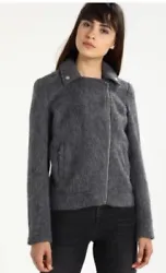 This Noisy May jacket in size XS is the perfect addition to your wardrobe. With a brushed wool texture and motorcycle...