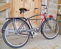 Remarkable find of this great looking original Schwinn Deluxe Hornet bicycle. In good original, fresh from an estate...