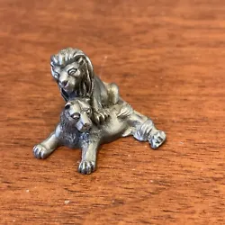 1981 Hudson pewter figurine of lion and lioness together. Preowned but like new. Shipped with USPS Ground Advantage.