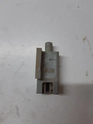 Pièce d occasion, donc ayant servit et ayant des traces d usure. a finir de nettoyer.