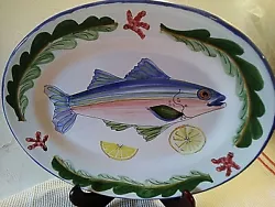 Pour servir du saumon ou. BEAU PLAT EN CERAMIQUE. Largeur: 29cm. fabriqué en Italie paint à la main. en parfait...