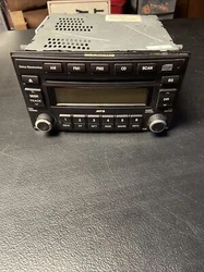 Delhi Electronics Kia Car Radio- D446. This is untested so I’m unsure if it works. But in very good condition, some...