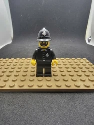 LEGO Series 11 Minifigures: Constable British Police Officer Cop Minifigure New.