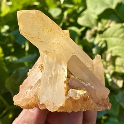 Weight(Approx): 197g (1LB=453.59g). Material: Natural Crystal. All the pictures are taken in normal sunlight.