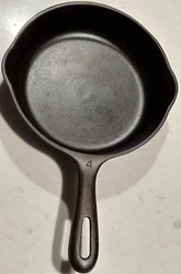 Skillet is in excellent condition. Sits flat, no spin.