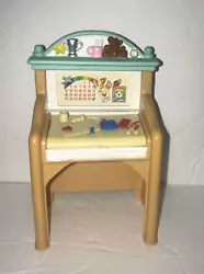 Pre-owned Fisher Price Loving Family 1999 Kids Desk in great condition.