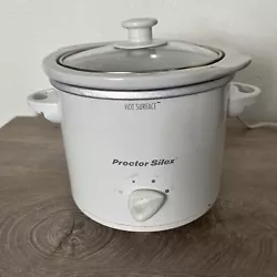 Cook delicious meals with this Hamilton Beach slow cooker. With a 3 qt capacity, its perfect for small families or...