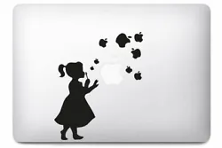 Magnifique stickers pour MacBook Apple Fillette bulles disponible ennoir oublanc. Cet autocollant pour MacBook est...