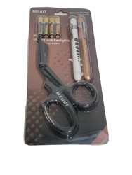 meuut medical scissor + 2 Penlights And AAA Batteries.