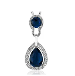 Un collier pour femme très élégant en pierre saphir bleu marine, chaîne argentée Longueur de la chaîne 18