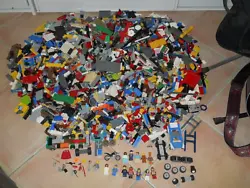 Gros lot de 6 kg de pièces / briques LEGO et lego technics en vrac. En bon état.