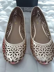 Kenneth Cole size 8.5 womens Flats lazer cut, light gold w.box, worn only once for a special occasion. Beige rubber...