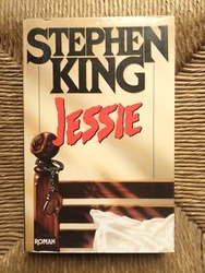 ✅Jessie de Stephen King. Avec une violence quelle ne soupçonnait pas. Et à présent la voilà nue, enchaînée à...