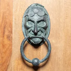 This handmade Jacob Marley door knocker replica is a fantastic display piece for any Charles Dickens fan. The knocker...