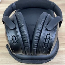 1 x Bose QuietComfort 35 QC35 Series II Wireless Noise-Cancelling Headphones. Wireless sound without compromises....