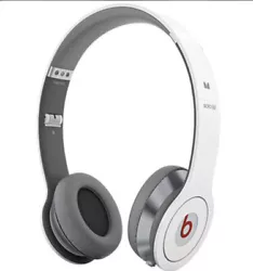 Beats Solo HD Headphones - White. Comes with 1 wire. Condition is Used. Dispatched with Royal Mail 1st Class.