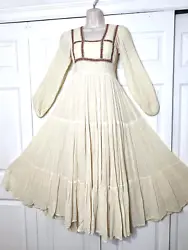 Vintage Gunne Sax Dress by Jessica McClintock tagged a size 7 ...UNIQUE GORGEOUS MAXI DRESSPlease see measurements,...