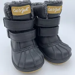 Toddler Denver Winter Boots Water Proof Thermolite Cat & Jack Black Size 5. The bottom of the boot 6”.