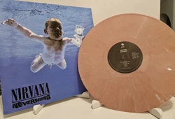 Nirvana Nevermind. Disque couleur. Disque excellent état. VOUS POUVEZ REGROUPER. OU COLISSIMO. LETTRE SUIVIE. PAS DE...