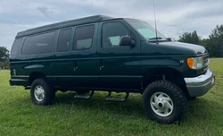 2000 Ford E-350 XLT Econoline Super Duty Camper camp anywhere with the advanced 4WD system, automatic drive. New tires,...
