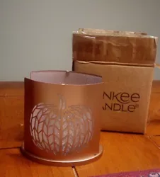 Cup is removable. Can use Votive or tea light.