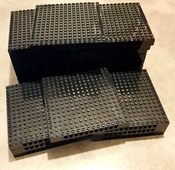 Vends LEGO TECHNIC brick x24 pièces Technic, Brick 16 x 16 x 1 1/3 with Holes black.