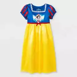 When shes wearing the Snow White Fantasy Nightgown, your little princess will be the fairest one of all. Care and...