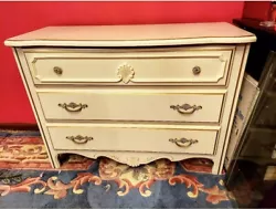 HIGH END VINTAGE FRENCH PROVINCIAL THREE DRAWER DRESSER GOLD TRIM MINT CONDITION. Item has 3 drawers is in great shape...
