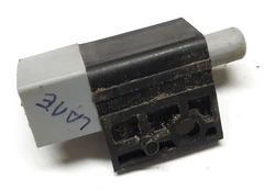 Piece d occasion, donc ayant servit et ayant des traces d usure. a finir de nettoyer. REF INTERNE MACHINE : #0044.