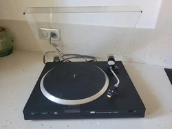 Platine SANSUI FR-D25. protections spéciales HiFi. capot plexi avec fines rayures.