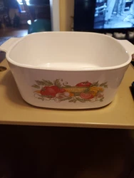A nice 5qt. Dutch oven that was made from 1994-1996. Does not include a cover. It has no chips or cracks or staining....