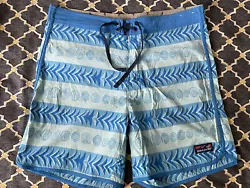 PATAGONIA MENS Board Shorts SIZE 36the measurements: size tag is 36total length 18.5”inseam  7”waist  ...