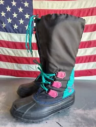 WOMENS VINTAGE 80S SOREL SNO BOOTS IN EXCELLENT GENTLY USED CONDITION.. AWESOME 80s COLOR SCHEME. MADE IN CANADA. SIZE...