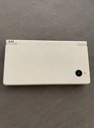Nintendo DS iFonctionne très bienÉcran intact, appareil photo intactSon fonctionne bienVendu SANS chargeur ni stylet