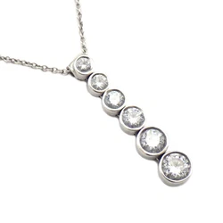 Material Pt950. This necklace is elegantly set with six diamonds. Chain: approx. It is easy to use for any occasion,...