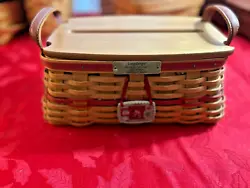 Longaberger Red Traditions Basket Set Christmas Collection 2002 Edition. Excellent Pre-Owned Condition 2002 Longaberger...