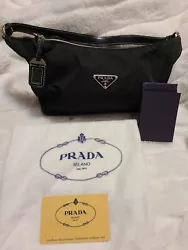 Prada Sirio Vintage Pouchette BR2186 nero/black pre-loved, vintage from 2004 and in fair condition. Pipping on bottom...
