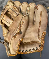 Wilson A2250 Jim Rice 11” Vintage Baseball Glove Right Hand Throw Mitt. Vintage worn condition, see photos. Has a...