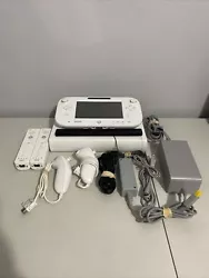 Nintendo Wii U 32GB Console and Gamepad with Accesories!. View all pics:)Everything is tested and working
