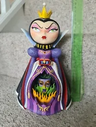 The evil queen character from Snow White franchise is flawlessly depicted in this contemporary piece.