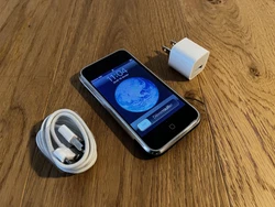 Tout premier smartphone au monde dans sa version la plus recherchée, cela en fait donc un très bel exemplaire et un...