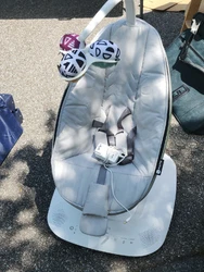 4moms mamaRoo 5 Multi-Motion Baby Swing in Gray.