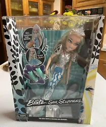 This Bratz Sea Stunnerz Cloe doll is a rare find for collectors and fans. It is still in its original box, making it a...