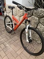Cannondale Super V500 - Shimano Full Suspension Med Size. Overall all in good condition could use a tuneup but in good...
