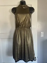Alice + Olivia Metallic Gold Shimmer Halter Short Dress Women’s Size Large. Measures about 16” armpit to armpit,...