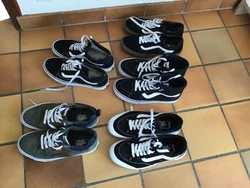 5 pairs de Vans authentiques en différent modèles d’occasion.