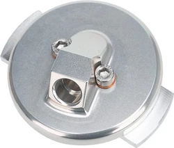 Double O-ring seal for enhanced sealing.