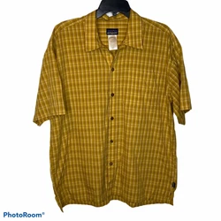 Patagonia Mans camp shirt plaid short sleeve L poly cotton outdoor short sleeveOne button has a chip23” pit to pit...