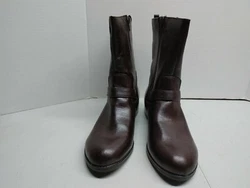 WOMEN LIFE  STRIDE BOOTS BROWN  GOOD CONDITION  SIDE 9  30 RETURN ACCEPTED  BUYER PAID RETURN SHIPPING .